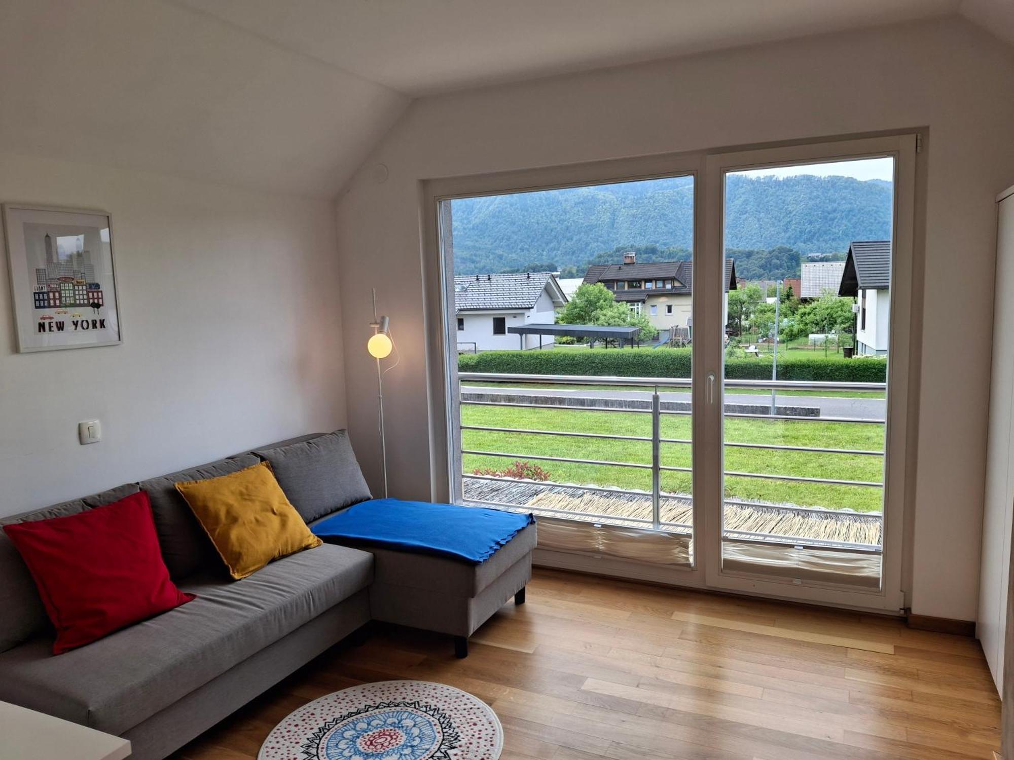 Spacious Family Home Near Bled - Modern & Cozy Радовлица Екстериор снимка