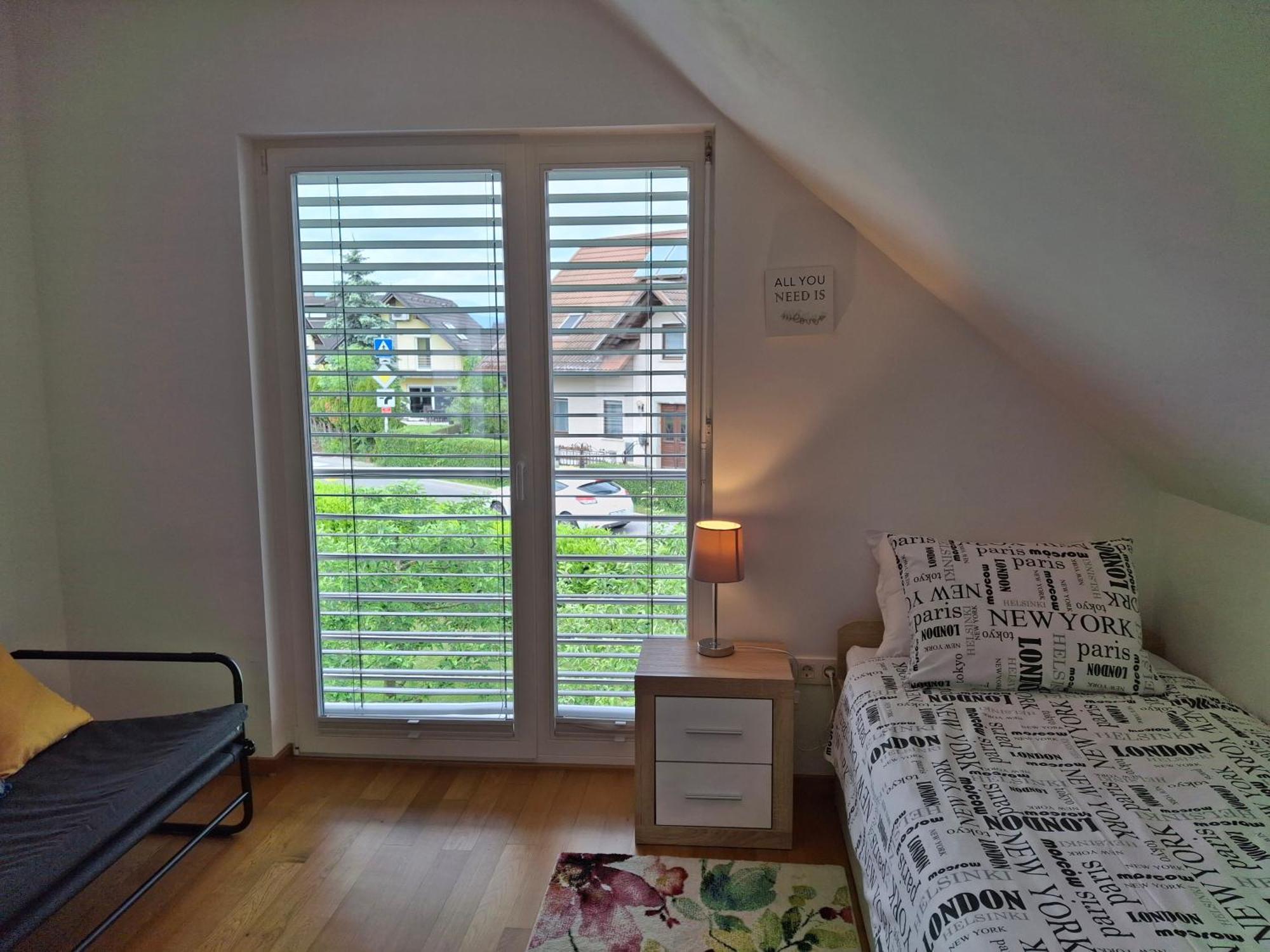 Spacious Family Home Near Bled - Modern & Cozy Радовлица Екстериор снимка